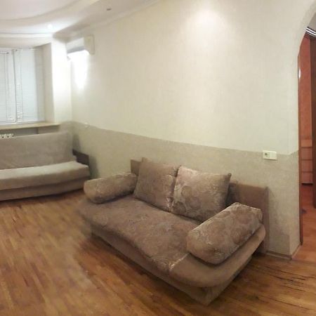 Appartment Near M. 23 Serpnya ハルキウ エクステリア 写真