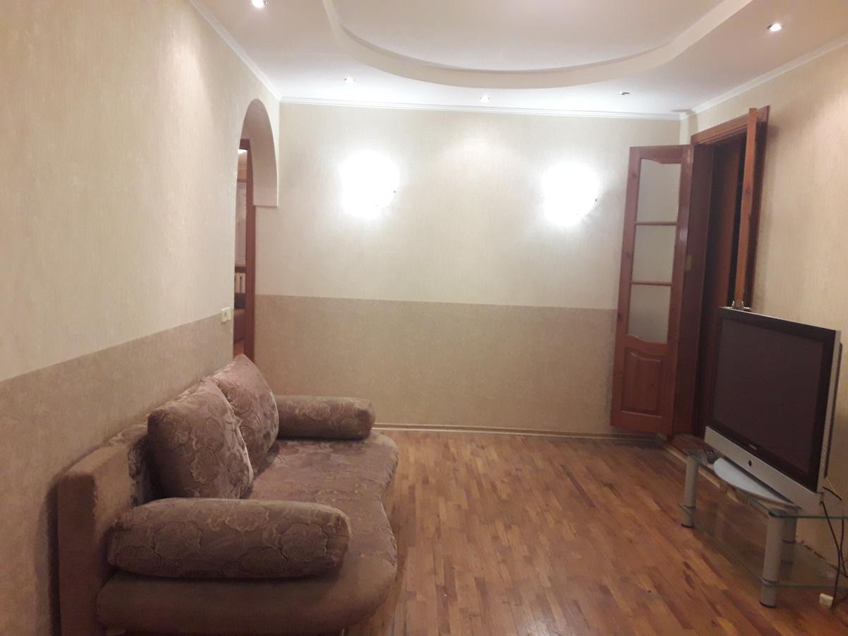 Appartment Near M. 23 Serpnya ハルキウ エクステリア 写真