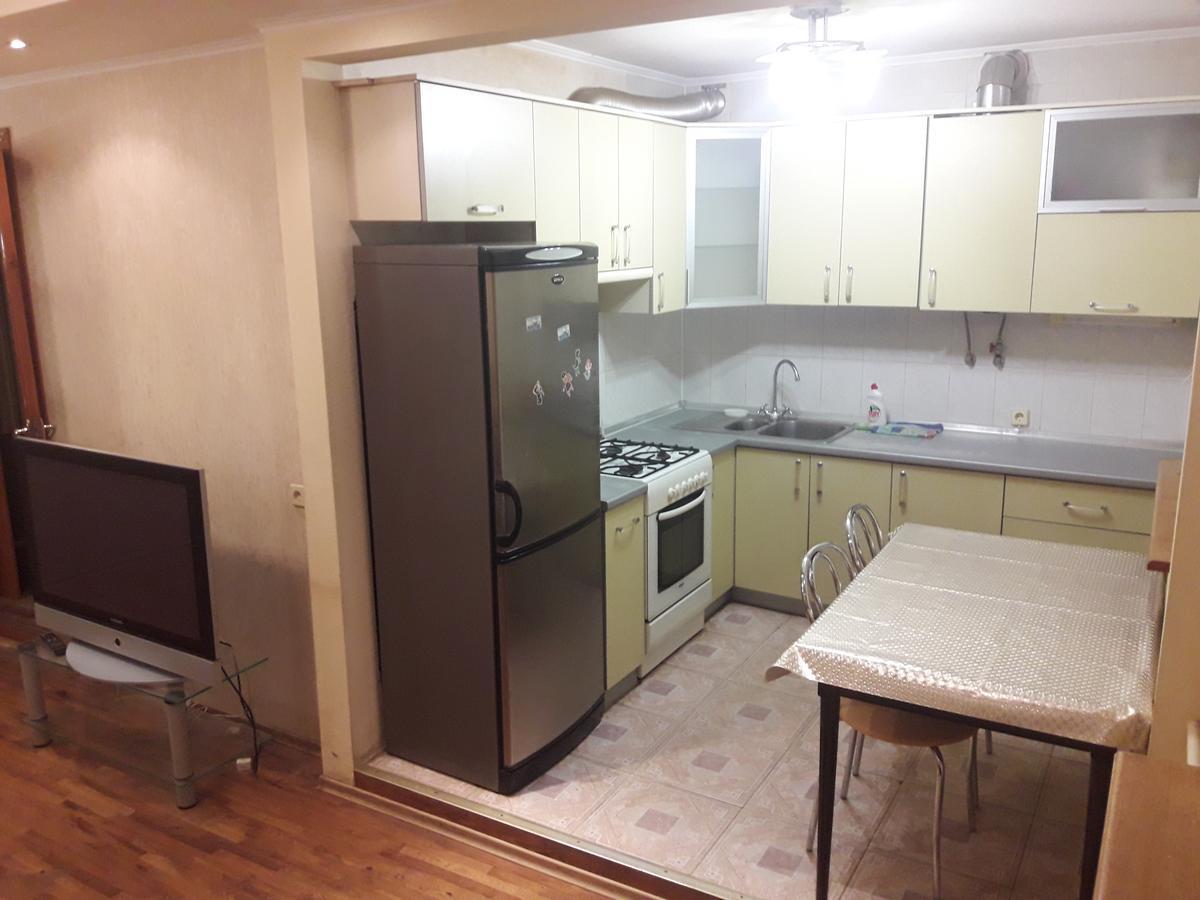 Appartment Near M. 23 Serpnya ハルキウ エクステリア 写真